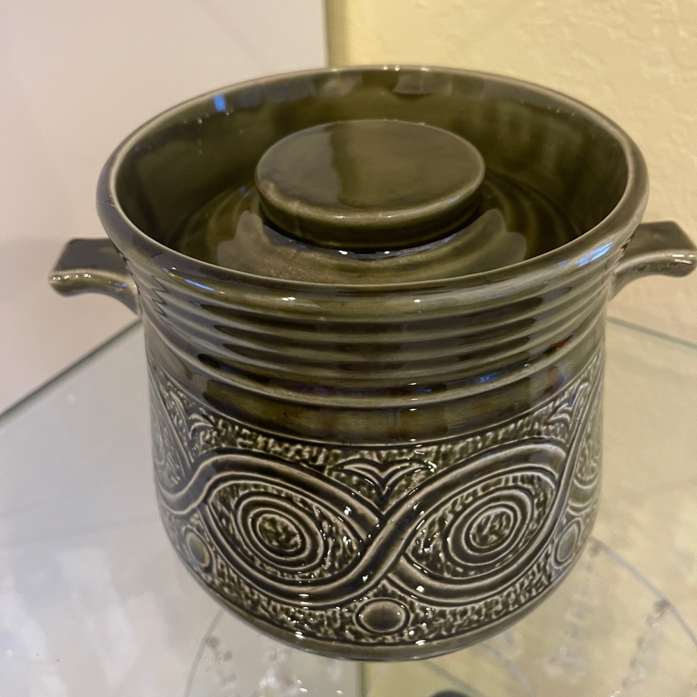 Vintage 1960's Ellgreave SAXONY
Green Ceramic, Lidded 2-handle
Casserole Pot